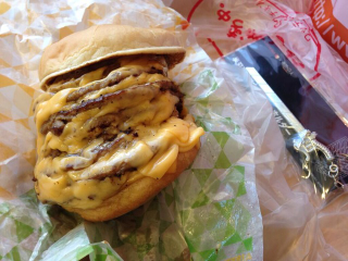 Illustration for article titled The Attack on Titan Burgers Look Utterly Disgusting